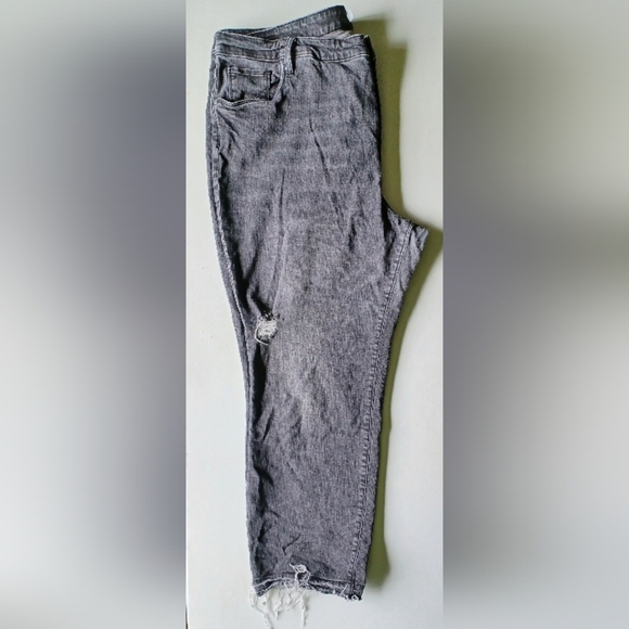 A Kut From The Kloth Distressed Boyfriend Denim Jeans - Picture 8 of 15